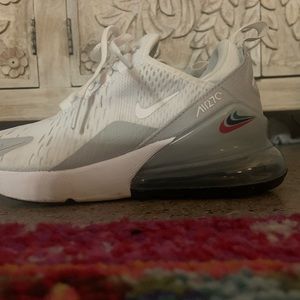 White Nike air max 270